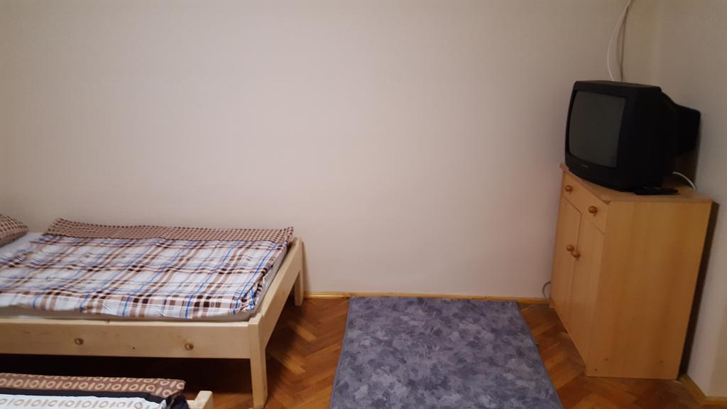 M&M Apartman Tiszafured Exterior photo