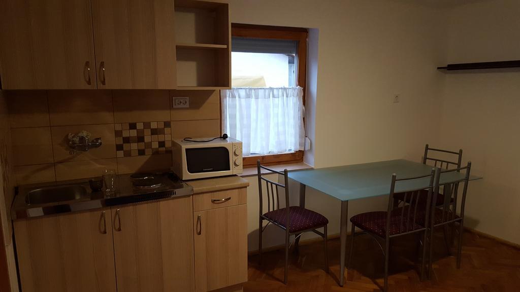 M&M Apartman Tiszafured Exterior photo